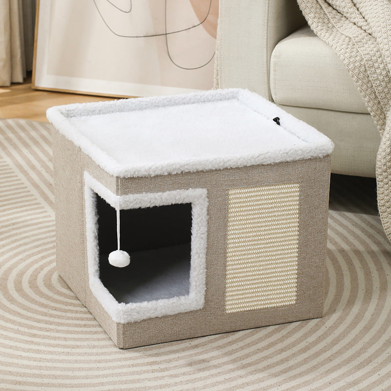 Cube pliable beige pour chat avec entrée doublée en peluche et surface supérieure douce.