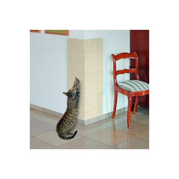 Griffoir mural Karlie pour coins intérieurs et extérieurs en sisal, couleur beige, avec chat en train de gratter