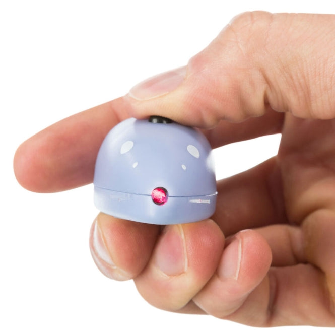 Main tenant le laser Trixie avec point rouge projeté