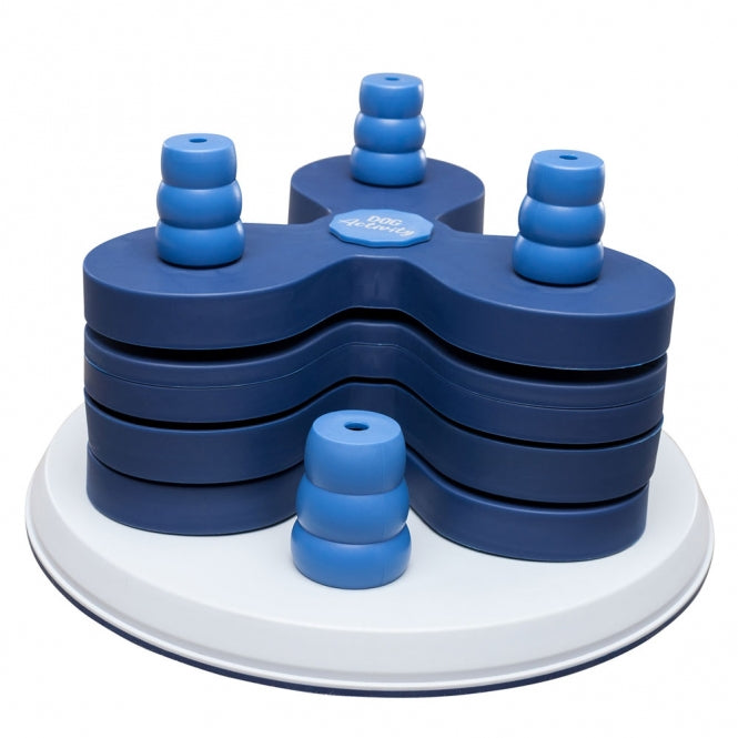 Jouet Trixie Flower Tower bleu foncé avec base blanche, structure empilée à 3 étages