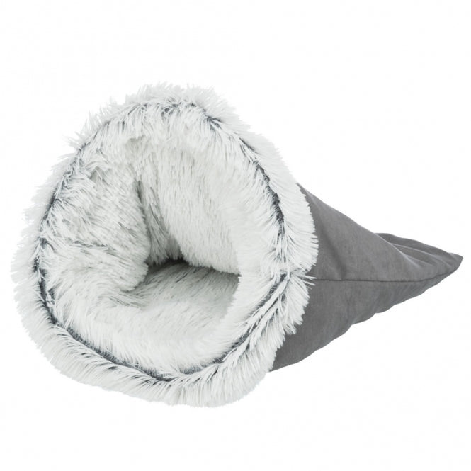 Sac de couchage Trixie Harvey en velours gris avec intérieur en fourrure blanche douce