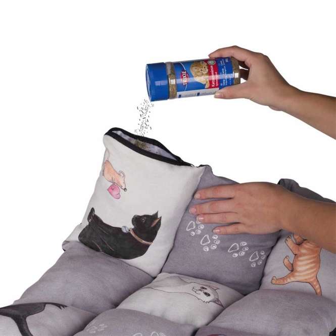 Couverture pour chat Trixie Patchwork Cat grise, 45 × 55 cm, avec motifs de chats et poche intégrée pour herbe à chat